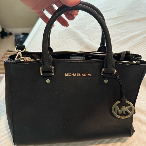 Michael Kors Sutton Black Handbag - Picture 1 of 5